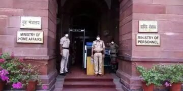 संसद के बाद गृह मंत्रालय पर खतरा! फर्जी पहचान के साथ युवक गिरफ्तार