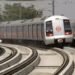 दिल्ली मेट्रो की पटरियों पर दिखा ड्रोन, रोकी सेवाएं!