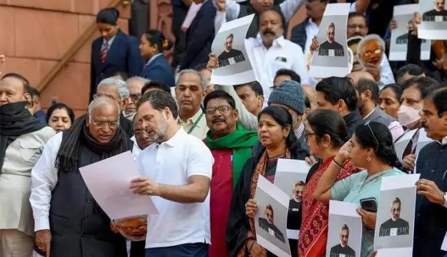 संसद के मानसून सत्र की हंगामेदार शुरुआत: विपक्ष का विरोध, राहुल-प्रियंका का केंद्र पर हमला