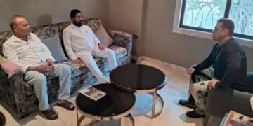 CM एकनाथ शिंदे पहुंचे सलमान खान के घर, पिता सलीम भी रही मौजूद