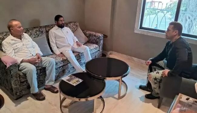 CM एकनाथ शिंदे पहुंचे सलमान खान के घर, पिता सलीम भी रही मौजूद