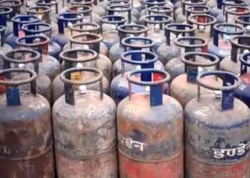 खुशखबरी! दिल्ली से मुंबई तक हुई LPG सिलेंडर में गिरावट, जानें क्या हैं दाम?