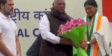 YSR तेलंगाना का कांग्रेस में विलय, जगन मोहन की बहन वाई एस शर्मिला पार्टी में शामिल