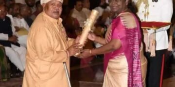 वैद्यराज हेमचंद मांझी ने अपना पद्मश्री पुरस्कार लौटाने का एलान किया