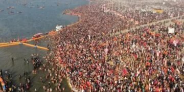 सोशल मीडिया पर छाया प्रयागराज का माघ मेला, व्यवस्था देख हैरान हुए विदेशी श्रद्धालु