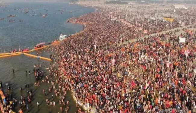 सोशल मीडिया पर छाया प्रयागराज का माघ मेला, व्यवस्था देख हैरान हुए विदेशी श्रद्धालु