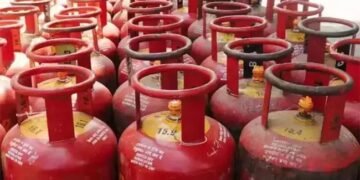 UP: होली से पहले बड़ा तोहफा,1 करोड़ परिवारों को मुफ्त मिलेगा LPG सिलेंडर