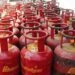 UP: होली से पहले बड़ा तोहफा,1 करोड़ परिवारों को मुफ्त मिलेगा LPG सिलेंडर