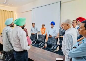 मधुमक्खी पालकों को सिखाई गई शहद से शरबत और वाइन बनाने की तकनीक