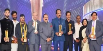 इसरो को “इंडियन ऑफ द ईयर अवार्ड” से सम्मानित किया गया