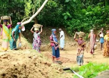 सरकार का बड़ा तोहफा, मनरेगा की मजदूरी में बंपर बढ़ोतरी, सरकार ने जारी किया नोटिफिकेशन