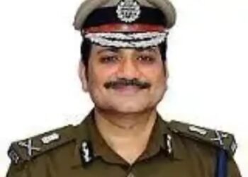 वाराणसी पुलिस कमिश्नर मोहित अग्रवाल ने भ्रष्ट दरोगा को किया निलंबित