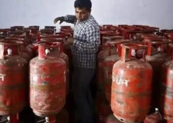वाणिज्यिक एलपीजी की कीमतों में 14.50 रुपये की कमी, एटीएफ की कीमतों में 4.4% की कटौती
