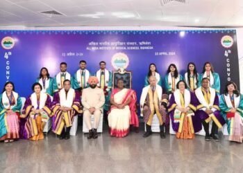 एम्स ऋषिकेश में आयोजित किया गया दीक्षांत समारोह, जानिए क्या कहा राष्ट्रपति ने