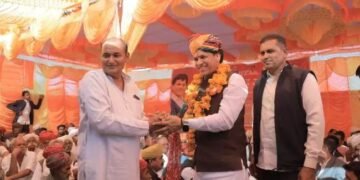 केन्द्रीय कृषि राज्यमंत्री कृषि योजनाओं की समीक्षा बैठक में शामिल हुए