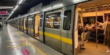 DMRC ने मेट्रो की संडे टाइमिंग में किया बदलाव, 8 नहीं सुबह 6 बजे से चलेगी मेट्रो