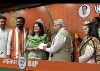 किरण चौधरी और उनकी बेटी श्रुति चौधरी ने कांग्रेस छोड़ थामा भाजपा का दामन