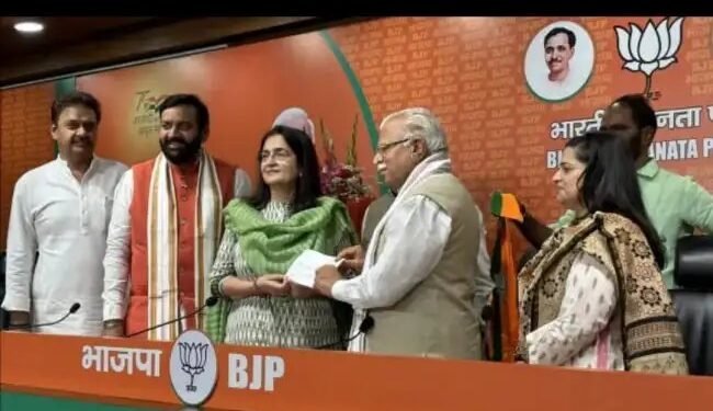 किरण चौधरी और उनकी बेटी श्रुति चौधरी ने कांग्रेस छोड़ थामा भाजपा का दामन