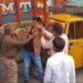 कार से खींचकर पत्नी-बच्चों के सामने एसओ को कई थप्पड़ मारे, SO ने ऑटो में मारी थी टक्कर