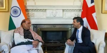 भारत के रक्षा मंत्री ने इंग्लैंड के प्रधानमंत्री से मुलाकात की, सैन्य सबंधों पर चर्चा