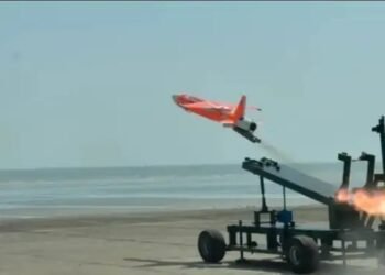 डीआरडीओ ने हाई स्पीड एक्सपेंडेबल एरियल टारगेट (हिट) यानी अभ्यास विमान का परीक्षण किया