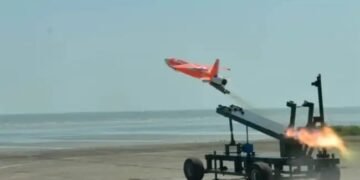 डीआरडीओ ने हाई स्पीड एक्सपेंडेबल एरियल टारगेट (हिट) यानी अभ्यास विमान का परीक्षण किया