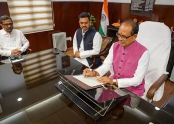 100 दिनों के मिशन पर शिवराज! अधिकारियों को निर्देश, किसानों की इन समस्याओं पर हो काम