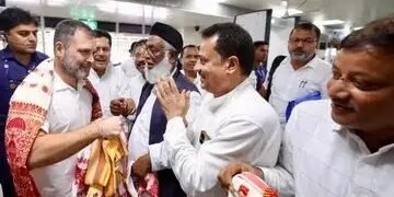 मणिपुर पहुंचे राहुल गांधी, सिलचर में बाढ़ प्रभावित लोगों से की मुलाकात