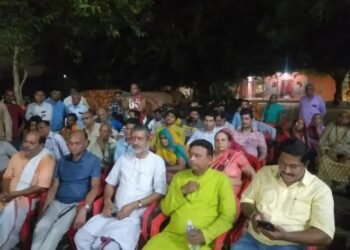 जिला प्रशाशन ने बिना सूचना अस्सी क्षेत्र के सैकड़ों मकान मालिकों के नाम काटे