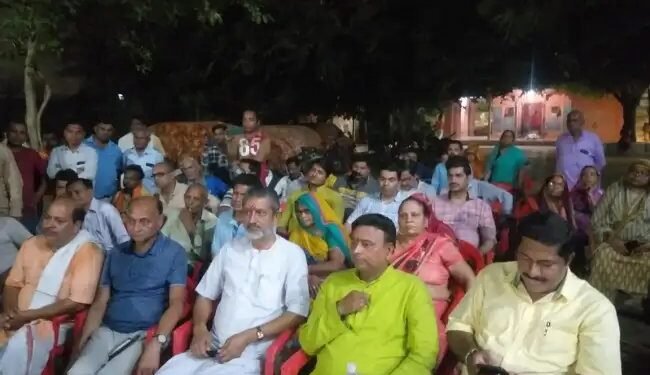 जिला प्रशाशन ने बिना सूचना अस्सी क्षेत्र के सैकड़ों मकान मालिकों के नाम काटे