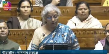 वित्त मंत्री सीतारमण ने पेश किया बजट, PM MODI ने दी बधाई