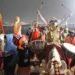 मकर संक्रांति पर नागा साधुओं का स्नान, श्रद्धालुओं पर हैलीकॉप्टर से पुष्प वर्षा, देखें तस्वीरें!
