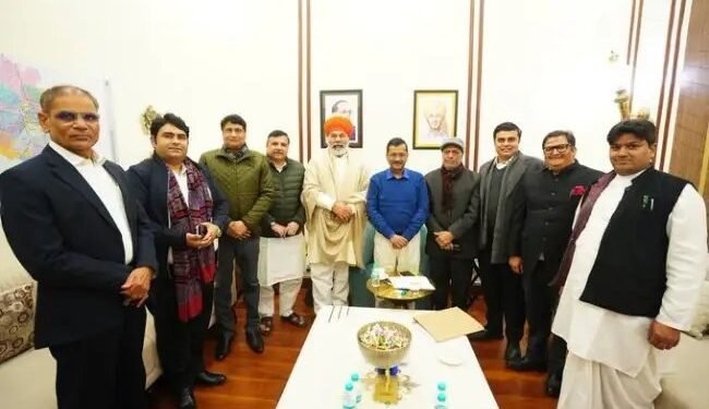 राकेश टिकैत के साथ अरविंद केजरीवाल की अहम बैठक, इन विषयों पर हुई अहम चर्चा