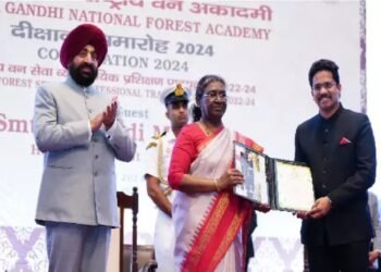 राष्ट्रपति द्रौपदी मुर्मू ने राष्ट्रीय वन अकादमी के दीक्षांत समारोह को संबोधित किया