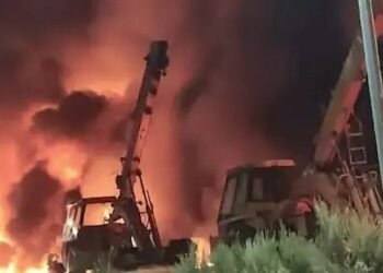 महाराष्ट्र की केमिकल फैक्ट्री में उठी आग की लपटें, फाय ब्रिगेड आग बुझाने में जुटी