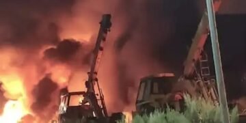 महाराष्ट्र की केमिकल फैक्ट्री में उठी आग की लपटें, फाय ब्रिगेड आग बुझाने में जुटी