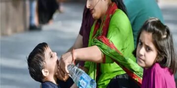 दिल्ली में गर्मी ने तोड़े सभी रिकॉर्ड, 52 डिग्री पहुंचा तापमान