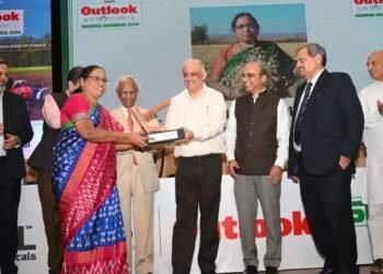 स्वराज ट्रैक्टर्स ने ‘एग्रीटेक शिखर सम्मेलन’ का आयोजन कर किसानों को किया संबोधित