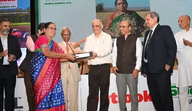 स्वराज ट्रैक्टर्स ने ‘एग्रीटेक शिखर सम्मेलन’ का आयोजन कर किसानों को किया संबोधित