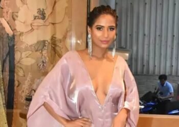 बड़ी खबर: Poonam Pandey की हुई मौत, कैंसर से थीं पीड़ित, हैरान हुए फैंस