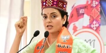 चुनावी सभा में बीजेपी प्रत्याशी कंगना पूरे रौ में दिखीं