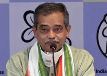 तृणमूल छोड़ 4 साल बाद कांग्रेस में वापिस आए अभिजीत मुखर्जी, कहा- गलती हो गई….