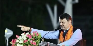 विपक्षी दलों के गलत आरोप से महाराष्ट्र की छवि धूमिल हुई : फडणवीस