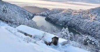 दिल्ली-NCR में बढ़ी ठंड, इन राज्यों में जारी हुआ कोहरे-बारिश का अलर्ट, पहाड़ी इलाकों में बर्फबारी!