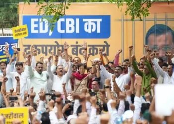 दिल्ली में बुलडोजर एक्शन के खिलाफ जंतर- मंतर पर AAP का धरना प्रदर्शन, पार्टी ने तैयार किया मेगा प्लान