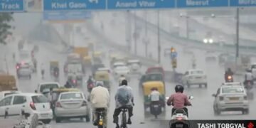 दिल्ली- NCR के कई इलाकों में बारिश के बाद कोहरे और ठंड का डबल अटैक