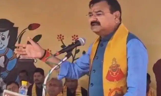 UP के गन्ना विकास मंत्री ने गौशाला को लेकर किया ये दावा, किसानों को लगाई फटकार!