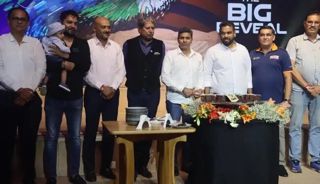 कपिल देव ने टी20 मुंबई लीग 2025 के लिए सोबो मुंबई फाल्कन्स के ब्रांड एंबेसडर के रूप में जर्सी लॉन्च की