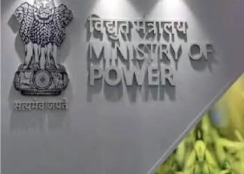 विद्युत मंत्रालय बिजली आपूर्ति सुनिश्चित करने के लिए व्यापक उपाय कर रहा है