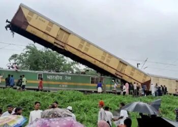 सिग्नल हुआ फेल! फिर हवा में लटके ट्रेन के डिब्बे,जलपाईगुड़ी रेल हादसे में बड़े खुलासे
